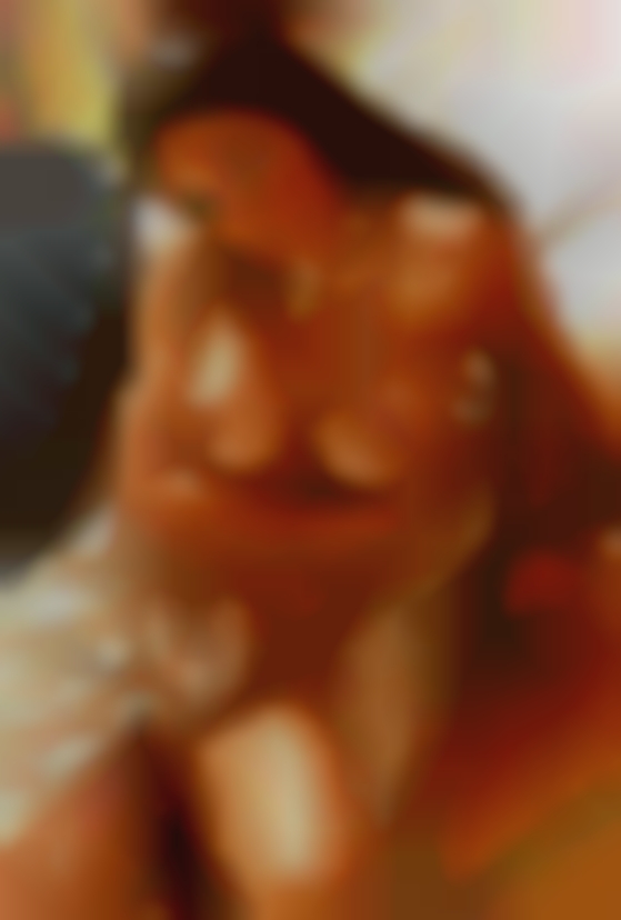 A simple woman discreet club looking for fun.